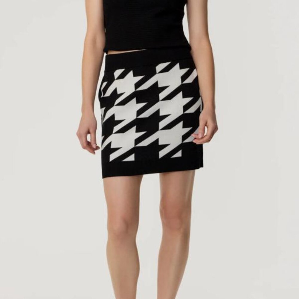 NWT Toccin Jackie Houndstooth Knit Mini Skirt Size S Black White Retail $295